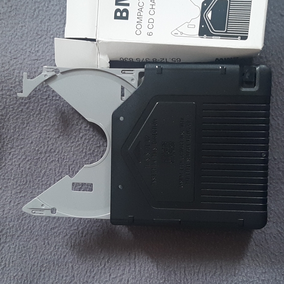 BMW Disc Magazine 6 CD Changer - Picture 2 of 3